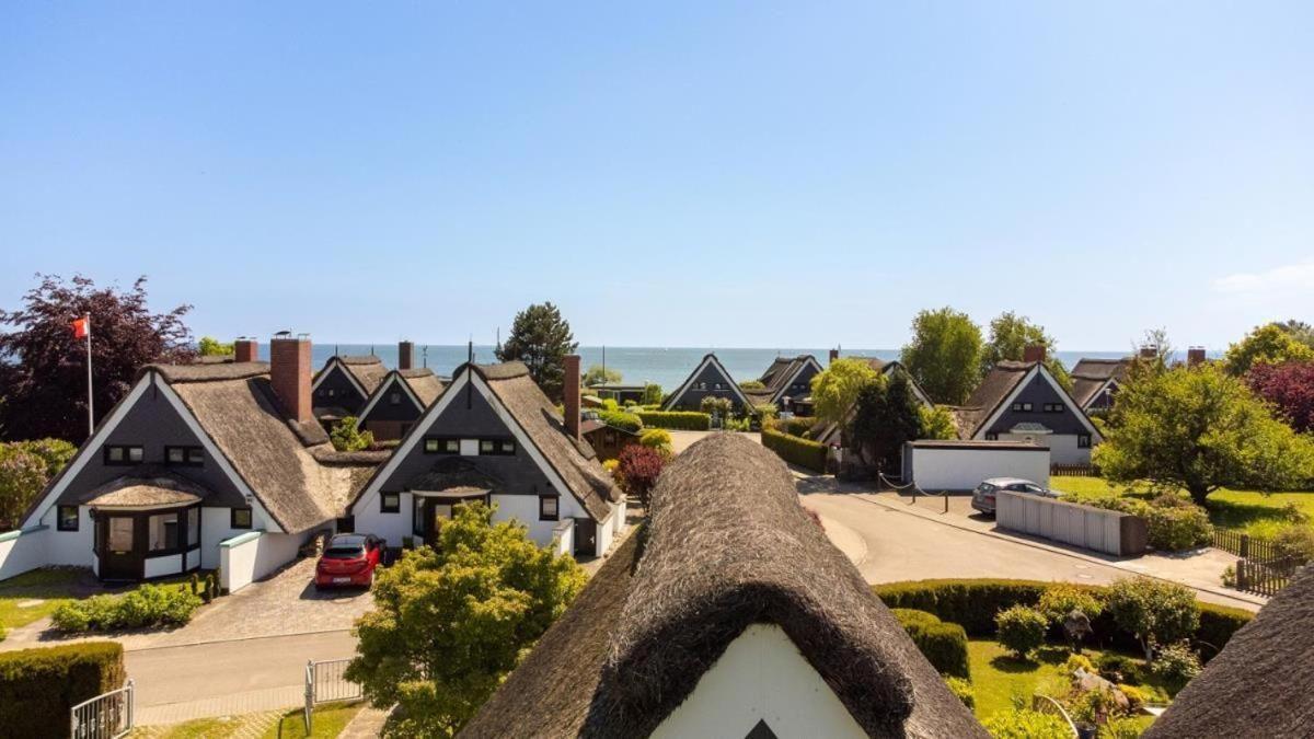 Am-Hohen-Ufer-Reetdach-Haus-Ocean-Breeze-136 Villa Großenbrode Exteriör bild