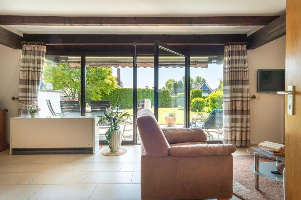 Am-Hohen-Ufer-Reetdach-Haus-Ocean-Breeze-136 Villa Großenbrode Exteriör bild