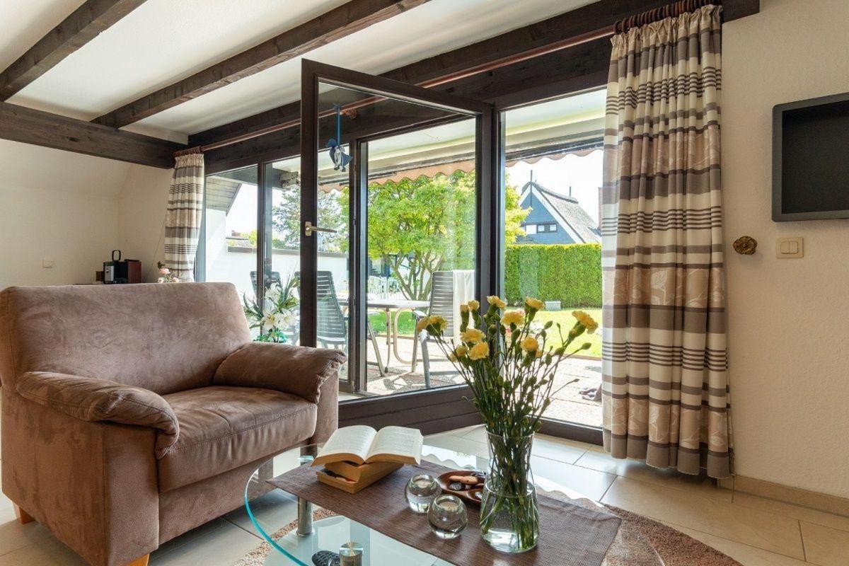 Am-Hohen-Ufer-Reetdach-Haus-Ocean-Breeze-136 Villa Großenbrode Exteriör bild
