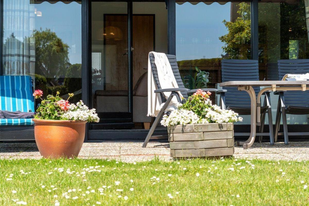 Am-Hohen-Ufer-Reetdach-Haus-Ocean-Breeze-136 Villa Großenbrode Exteriör bild